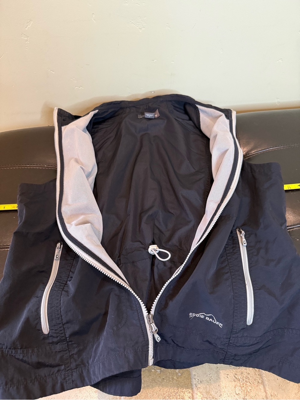 Eddie Bauer black Hooded Lightweight Vest - Picture 4 of 5